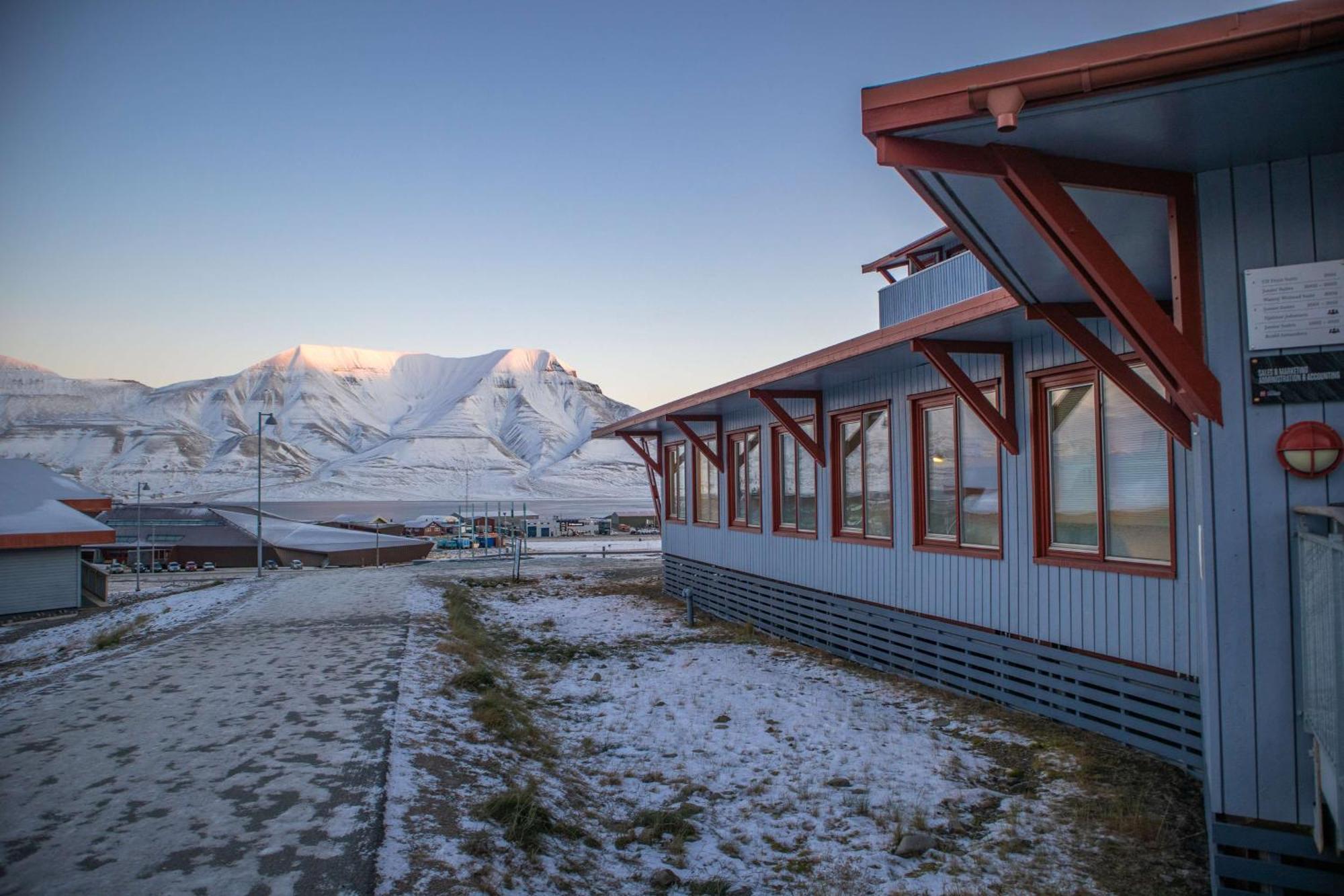 Radisson Blu Polar Hotel, Spitsbergen Лонг'їр Екстер'єр фото