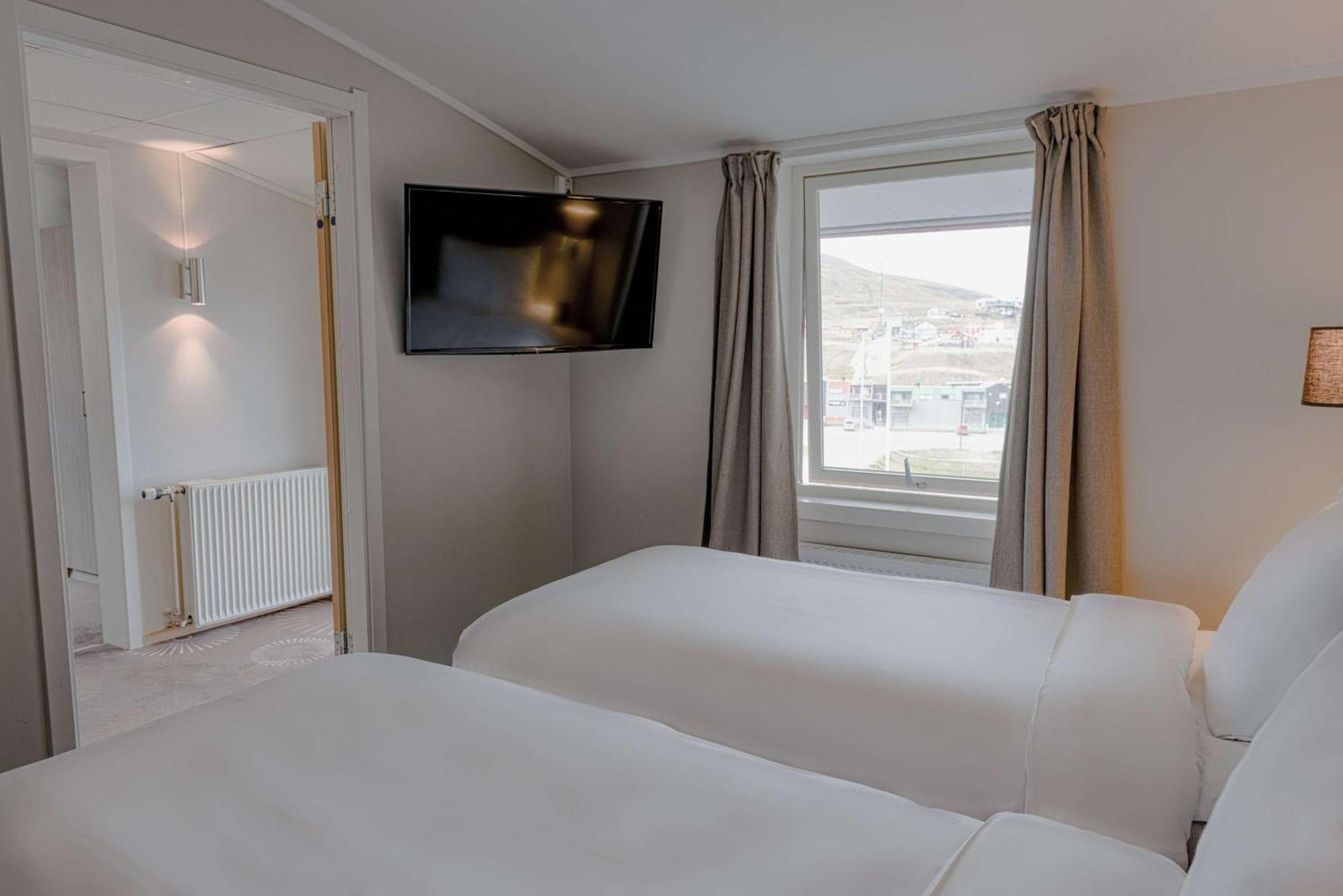 Radisson Blu Polar Hotel, Spitsbergen Лонг'їр Екстер'єр фото