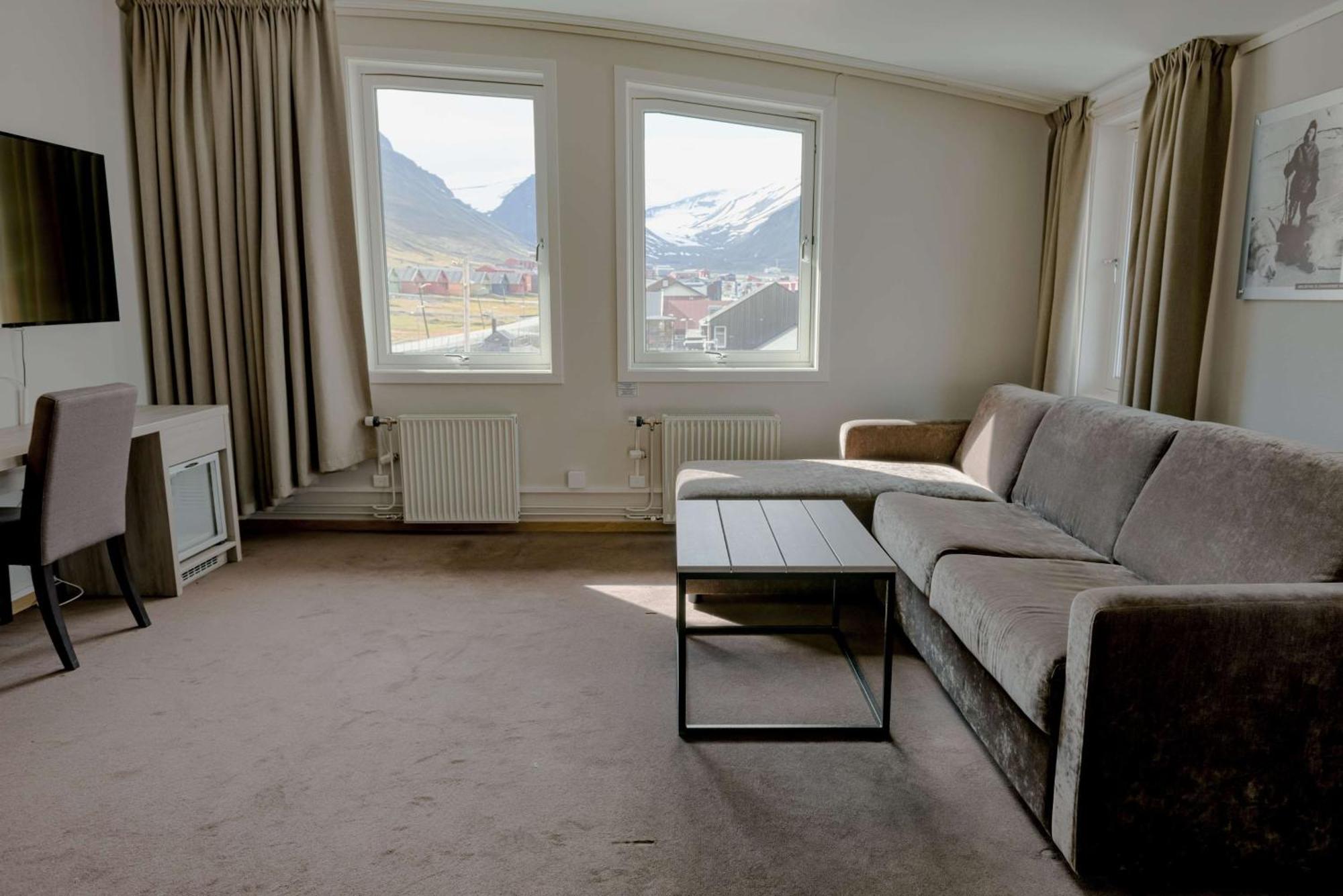 Radisson Blu Polar Hotel, Spitsbergen Лонг'їр Екстер'єр фото